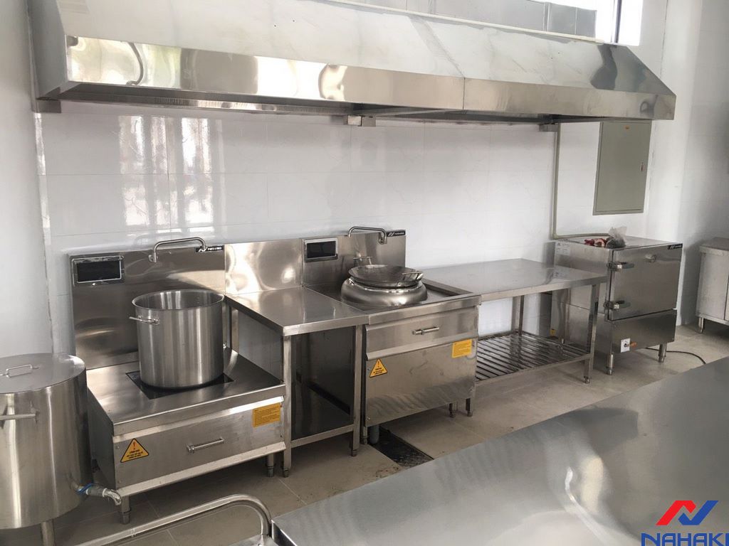 Bếp hầm điện được bố trí trong khu bếp trường học