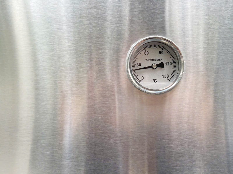 Luôn chú ý đến áp suất khi mở cửa tủ để đảm bảo an toàn