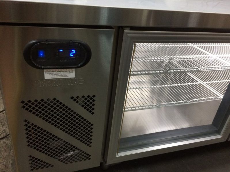 Bàn mát 3 cánh do NAHAKI phân phối được rất nhiều nhà hàng, khách sạn và bếp ăn lớn lựa chọn