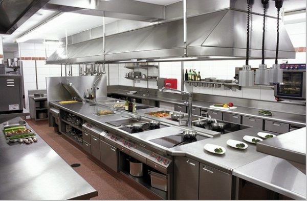 Hệ thống hút mùi - lọc khói bếp nhà hàng là hạng mục bắt buộc trong mọi mô hình bếp chuyên nghiệp
