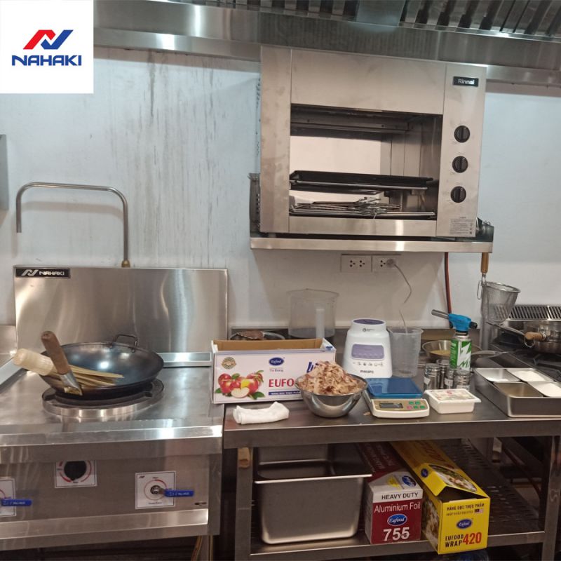 Bếp Á công nghiệp NAHAKI trong bếp nhà hàng chuyên nghiệp