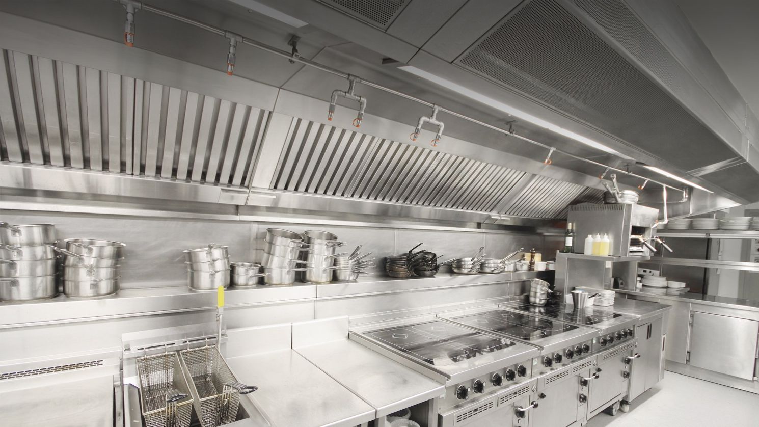 Thiết bị công nghiệp inox là ưu tiên hàng đầu trong các hệ thống bếp hiện đại 