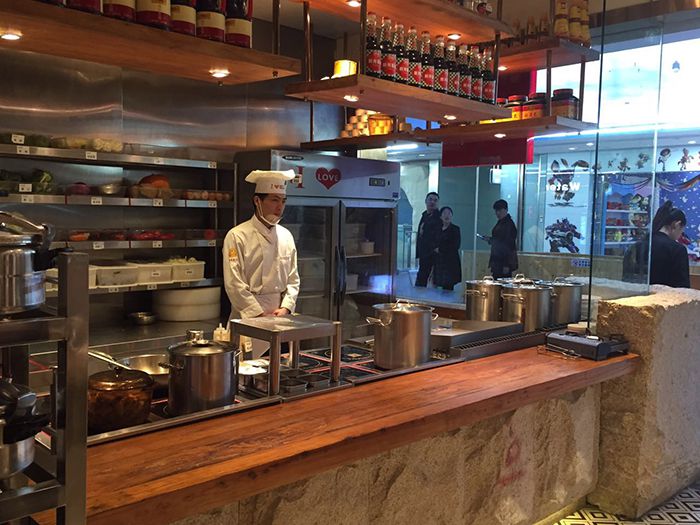 Bếp mở - 1 trong những mô hình bếp nhà hàng phổ biến nhất hiện nay