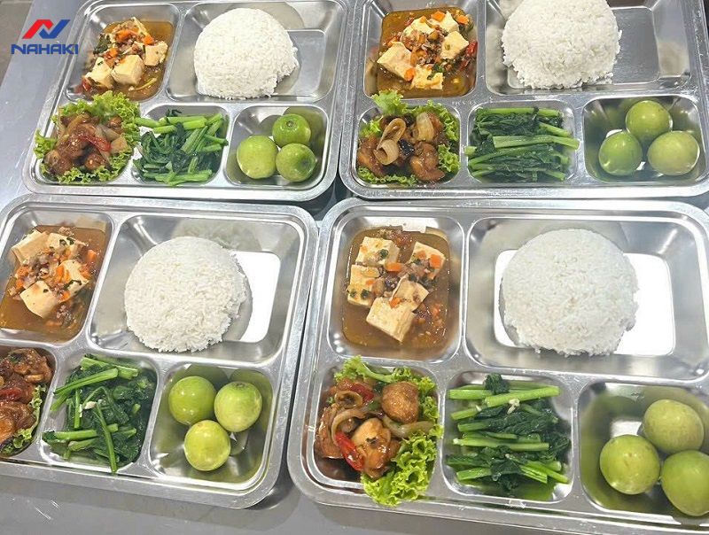 cac-mau-thuc-don-suat-an-cong-nghiep-25k