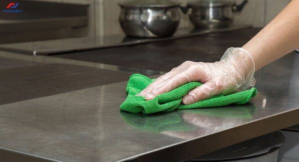 giai-phap-thiet-ke-bep-quan-an-nho-toi-uu