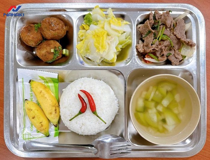 nha-an-cong-ty-dat-chuan-ve-sinh-an-toan-thuc-pham