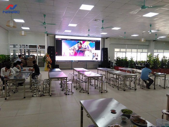 nha-an-cong-ty-dat-chuan-ve-sinh-an-toan-thuc-pham