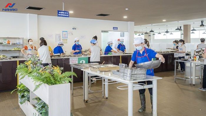 quy-che-bep-an-cong-nghiep-chuan-chinh-va-minh-bach