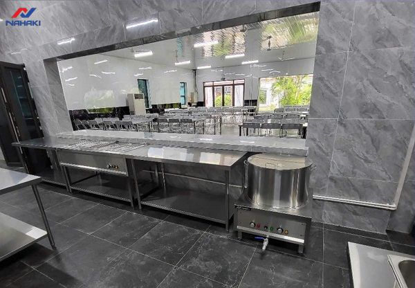 thiet-ke-bep-tap-the-quy-mo-lon-dat-chuan