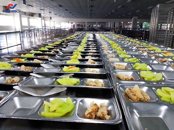 thiet-ke-bep-tap-the-quy-mo-lon-dat-chuan