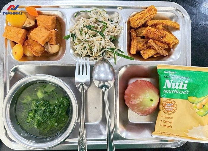 thuc-don-suat-an-cong-nghiep-20k-day-du-dinh-duong