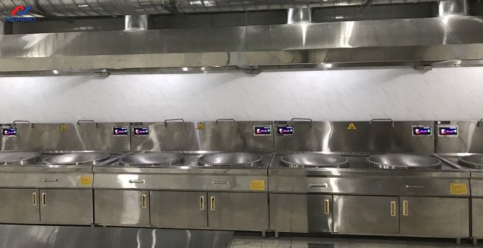 bep-tu-cong-nghiep-dung-dien-220v-hay-380v