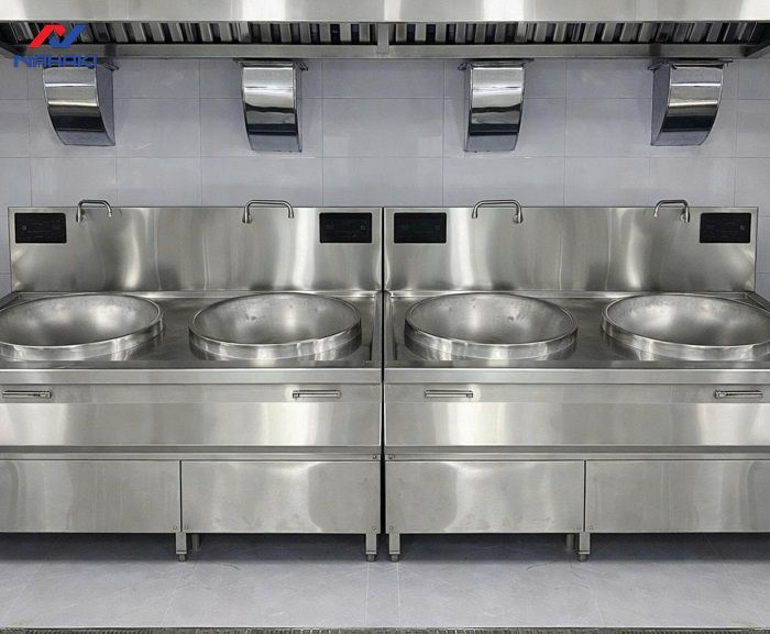 bep-tu-cong-nghiep-dung-dien-220v-hay-380v