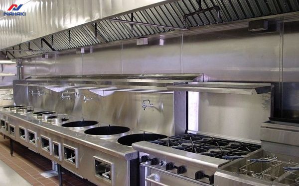 so-sanh-bep-tu-cong-nghiep-va-bep-gas-cong-nghiep