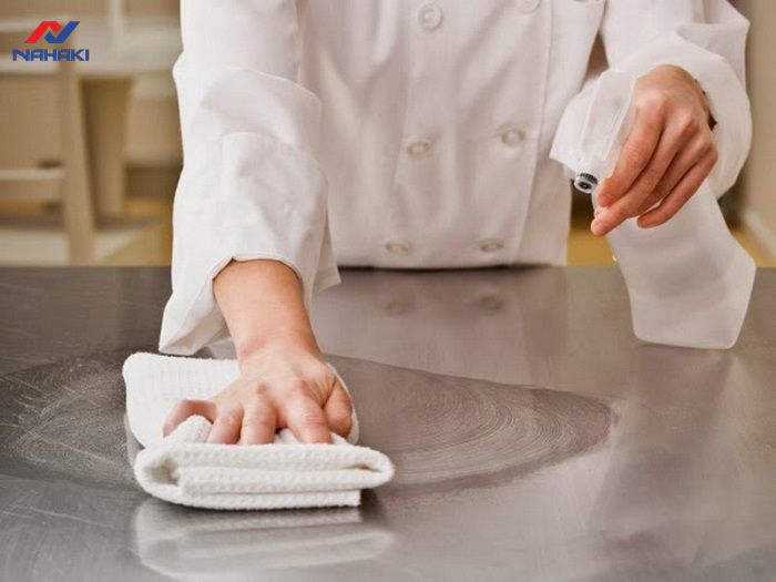 ve-sinh-quay-pha-che-inox