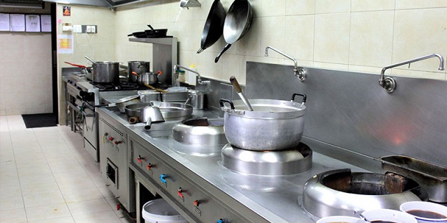 Ảnh 1: Bếp công nghiệp được sử dụng cho các khu bếp nấu phục vụ lượng khách lớn